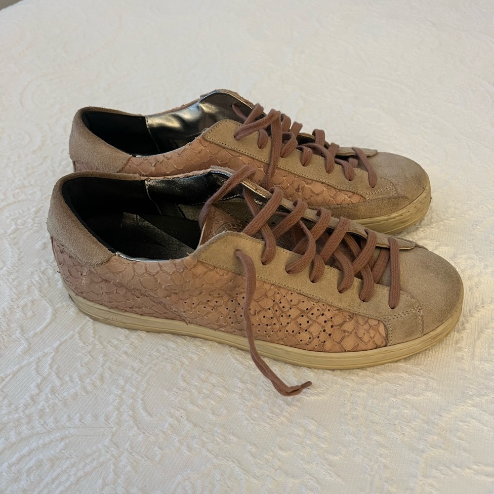 Stylish Tan Sneakers